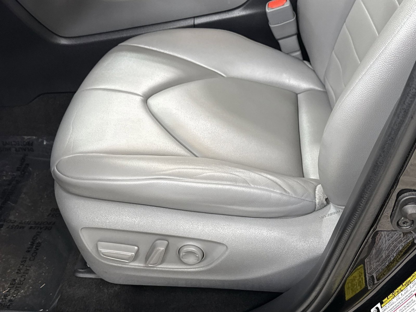 Used 2023 Toyota Highlander XLE FWD image 26