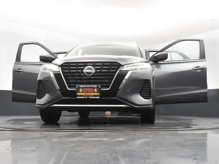 Used 2024 Nissan Kicks SV FWD image 11