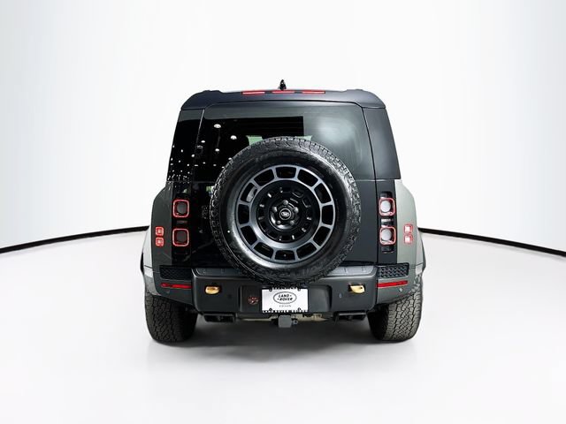 Used 2025 Land Rover Defender 110 AWD/4WD image 29