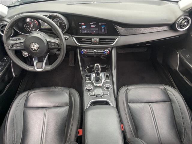 Used 2020 Alfa Romeo Giulia image 16