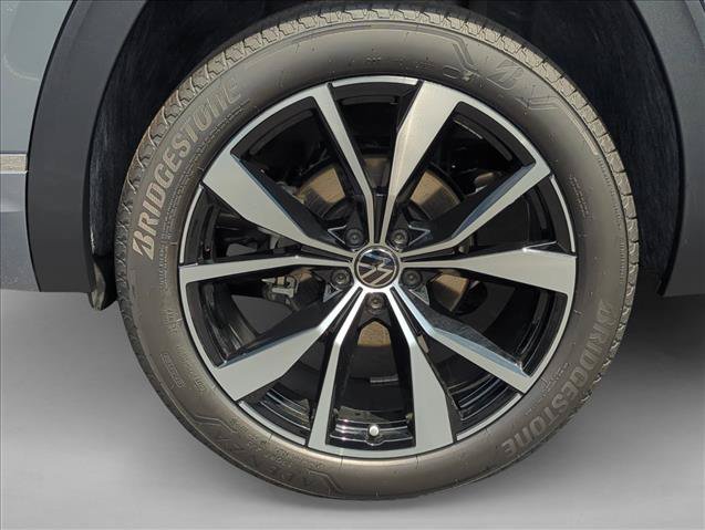 New 2026 Volkswagen Atlas Cross Sport SEL Premium R-Line AWD/4WD image 14