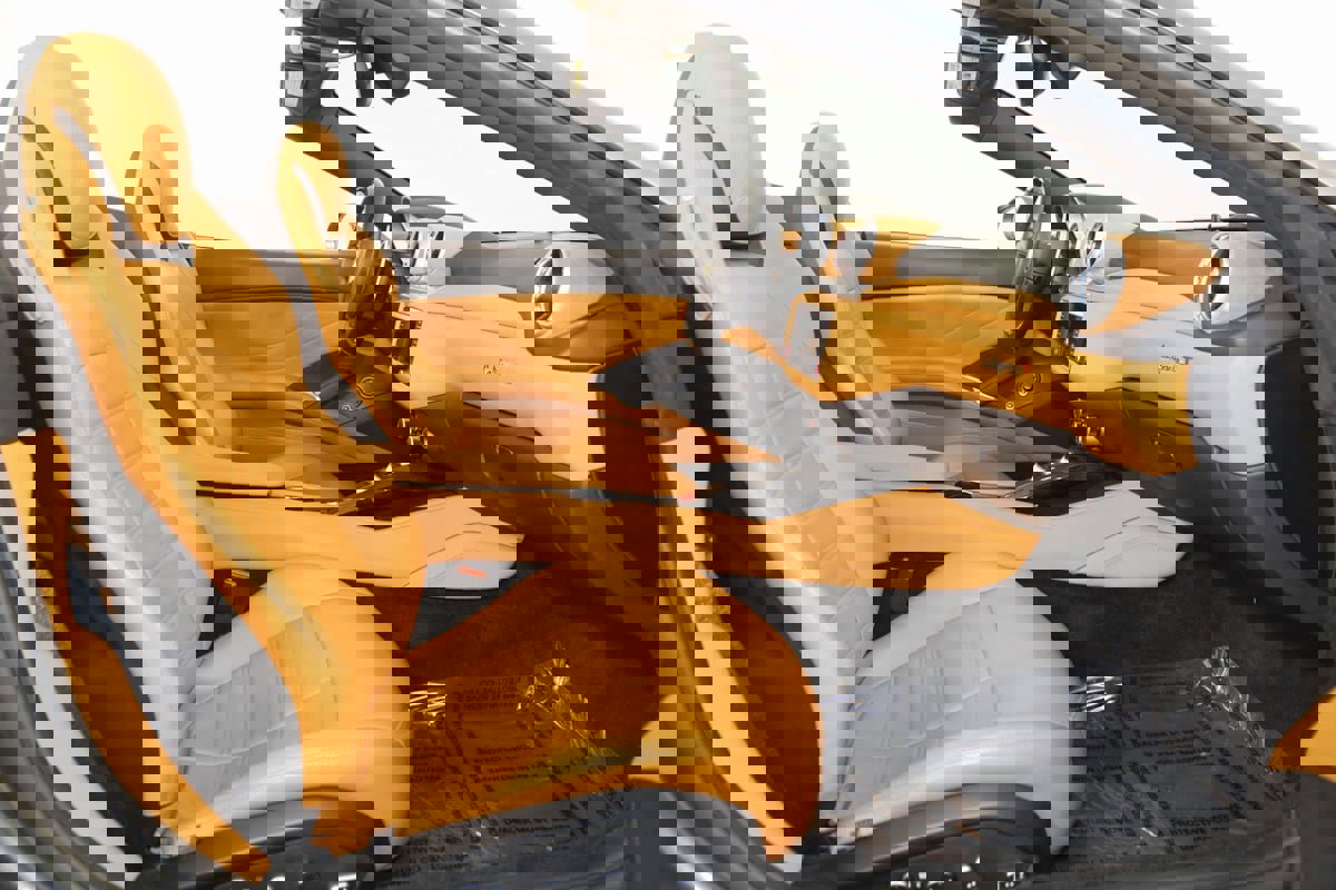 Used 2018 Ferrari California T image 12