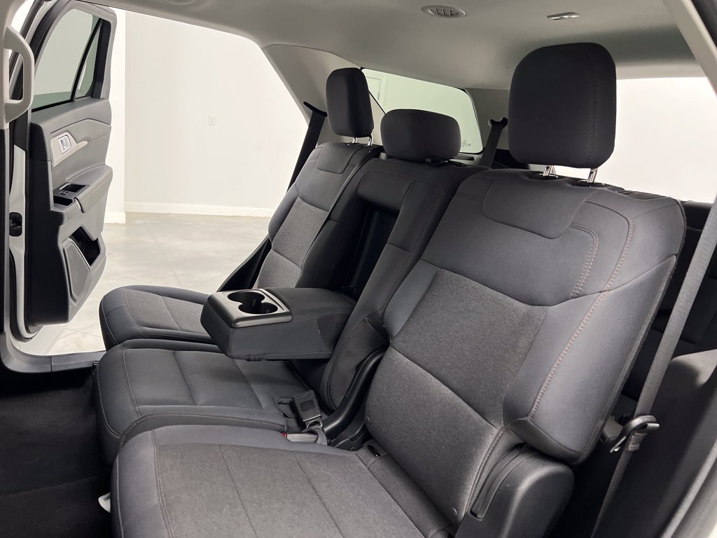 Used 2025 Ford Explorer Active RWD image 16