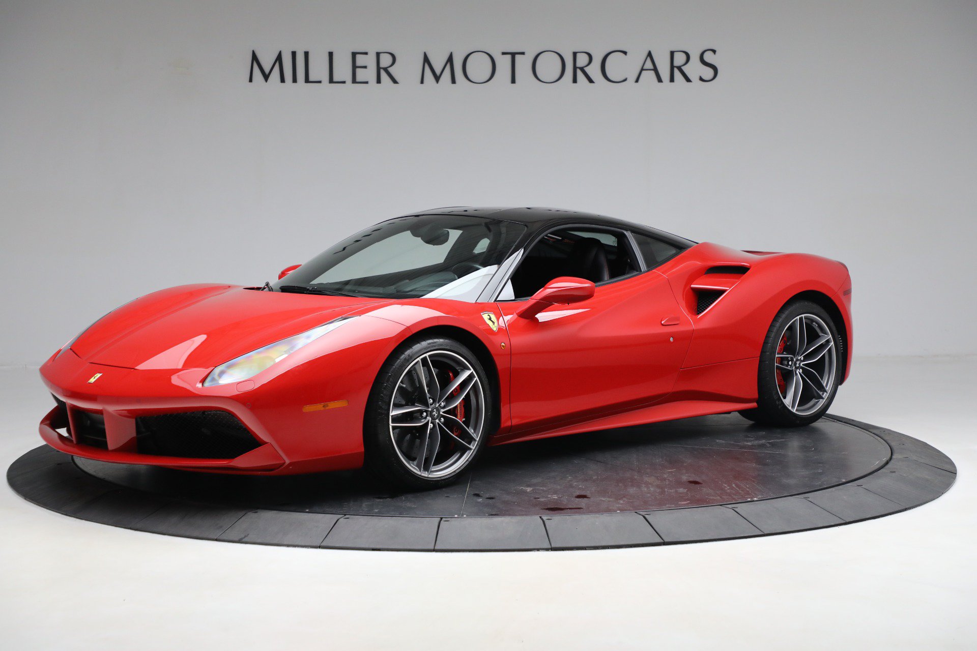 Certified 2018 Ferrari 488 GTB RWD image 2