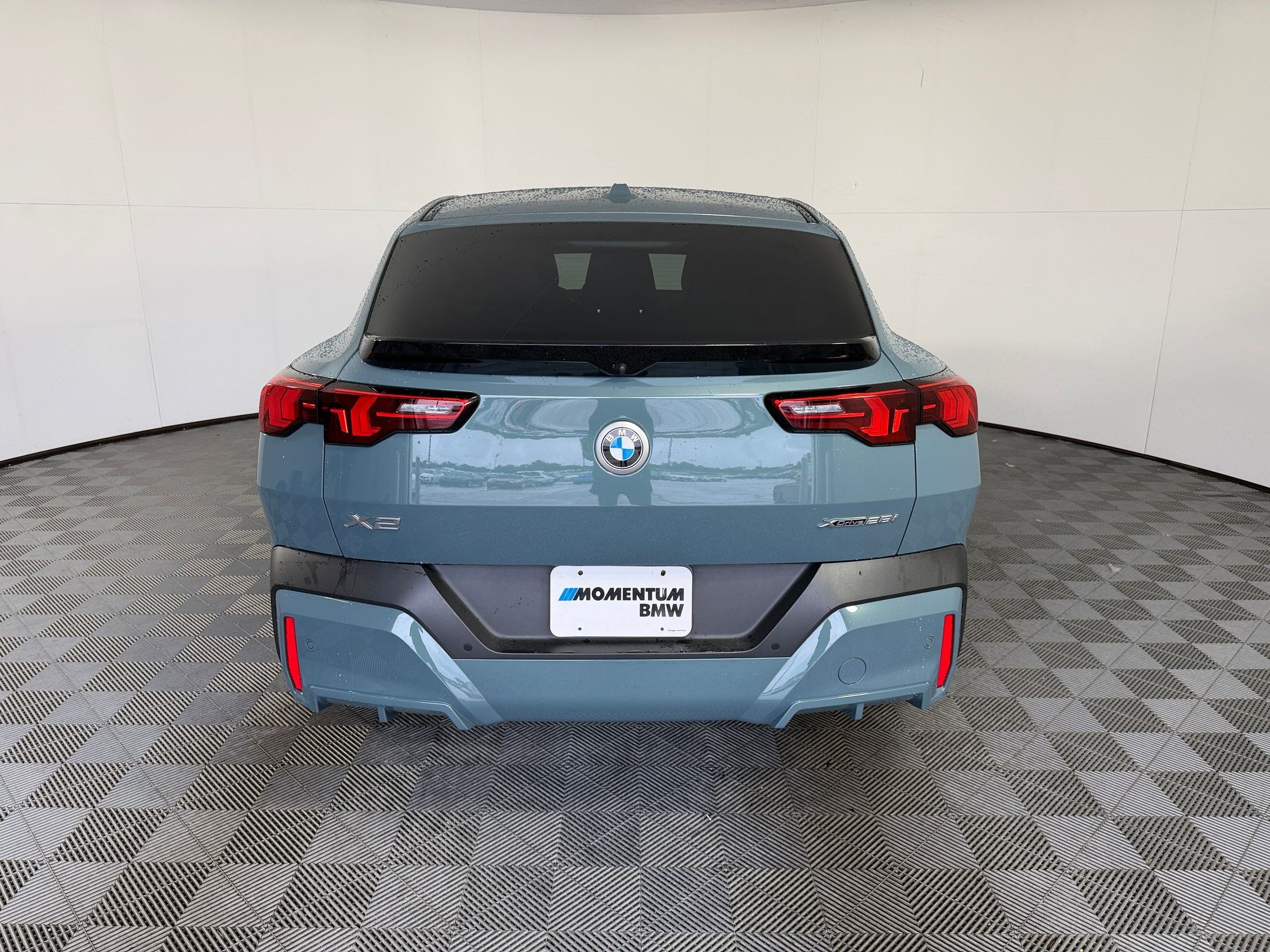 Used 2025 BMW X2 xDrive28i AWD/4WD image 10