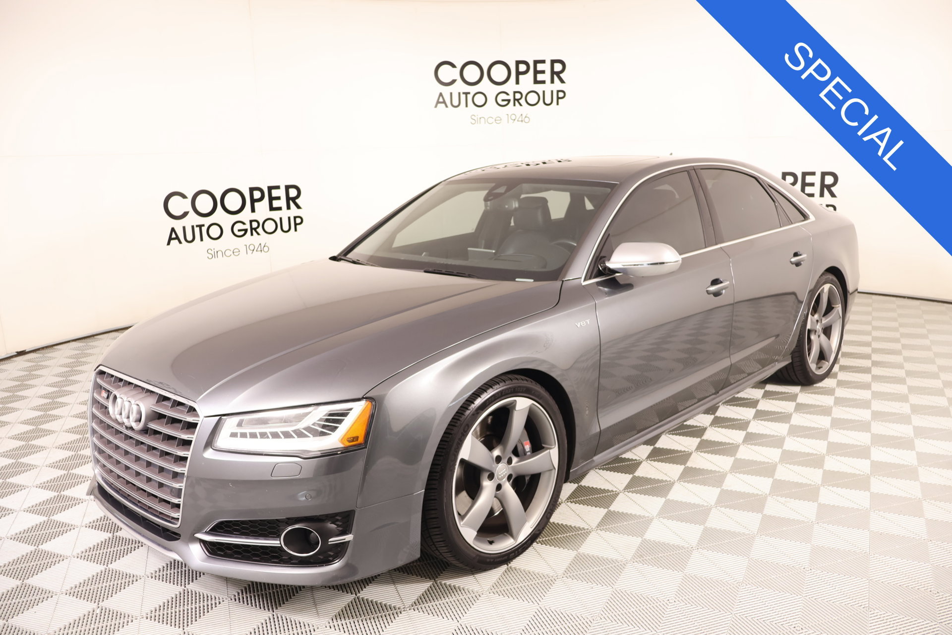 Used 2015 Audi S8 w/ S8 Driver Assistance Package AWD/4WD image 11