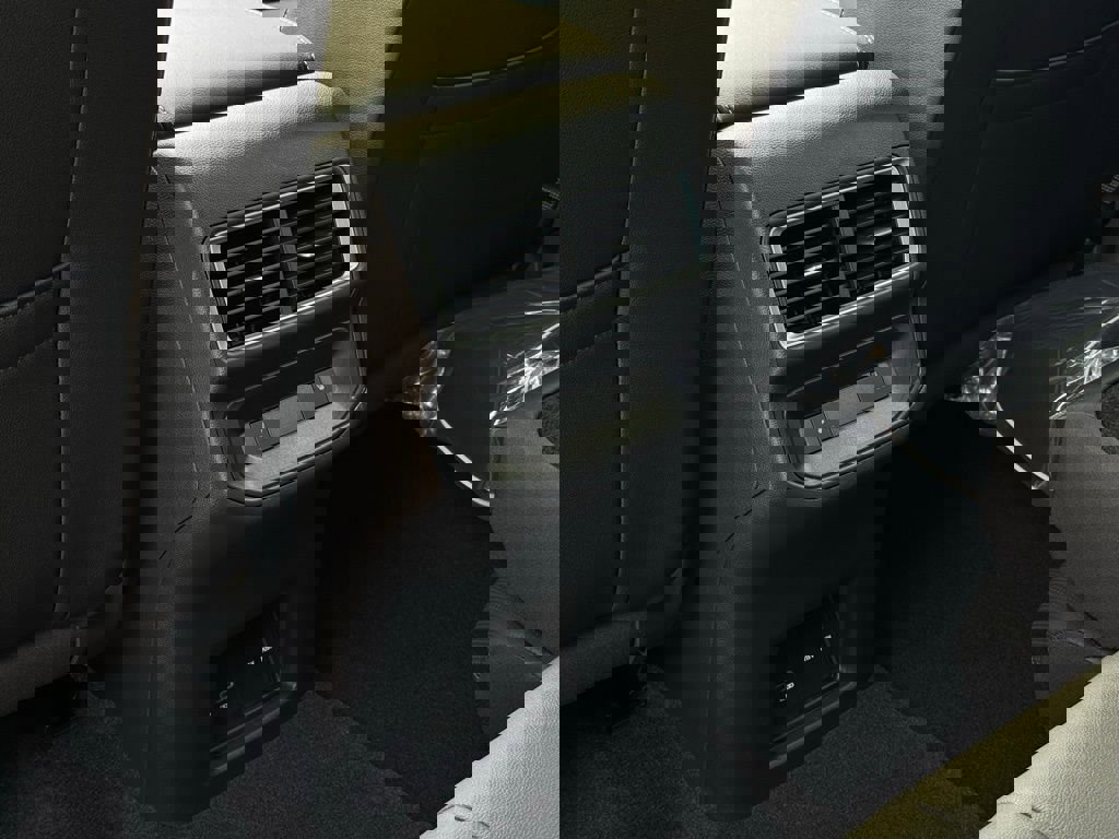 New 2026 Volkswagen Atlas Cross Sport SEL Premium R-Line image 29