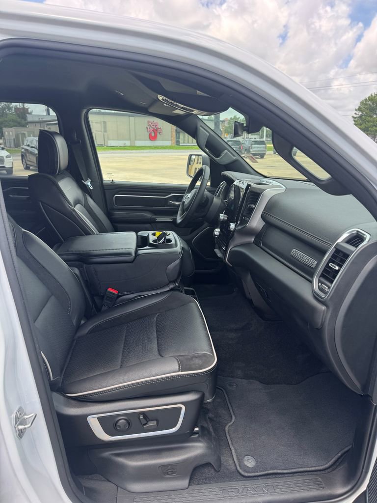 Used 2025 RAM 1500 Laramie AWD/4WD image 12