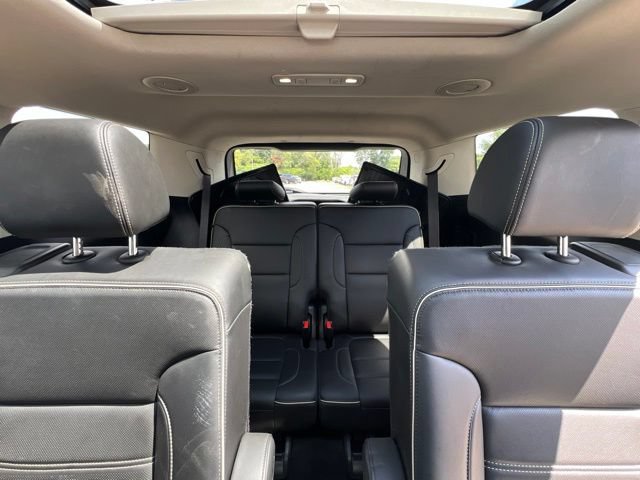 Used 2021 GMC Acadia Denali w/ Denali Ultimate Package AWD/4WD image 19