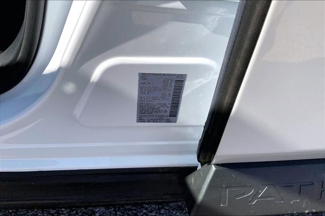 New 2026 Nissan Pathfinder SL image 8