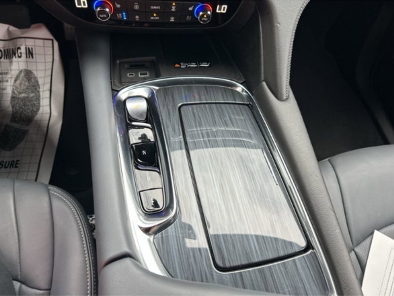 Used 2024 Buick Enclave Premium image 16