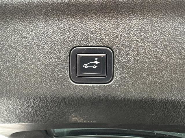 Used 2021 Chevrolet Suburban Z71 w/ Rear Media and Nav Package image 15