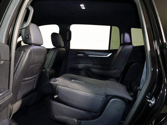 Used 2024 GMC Acadia Elevation image 15