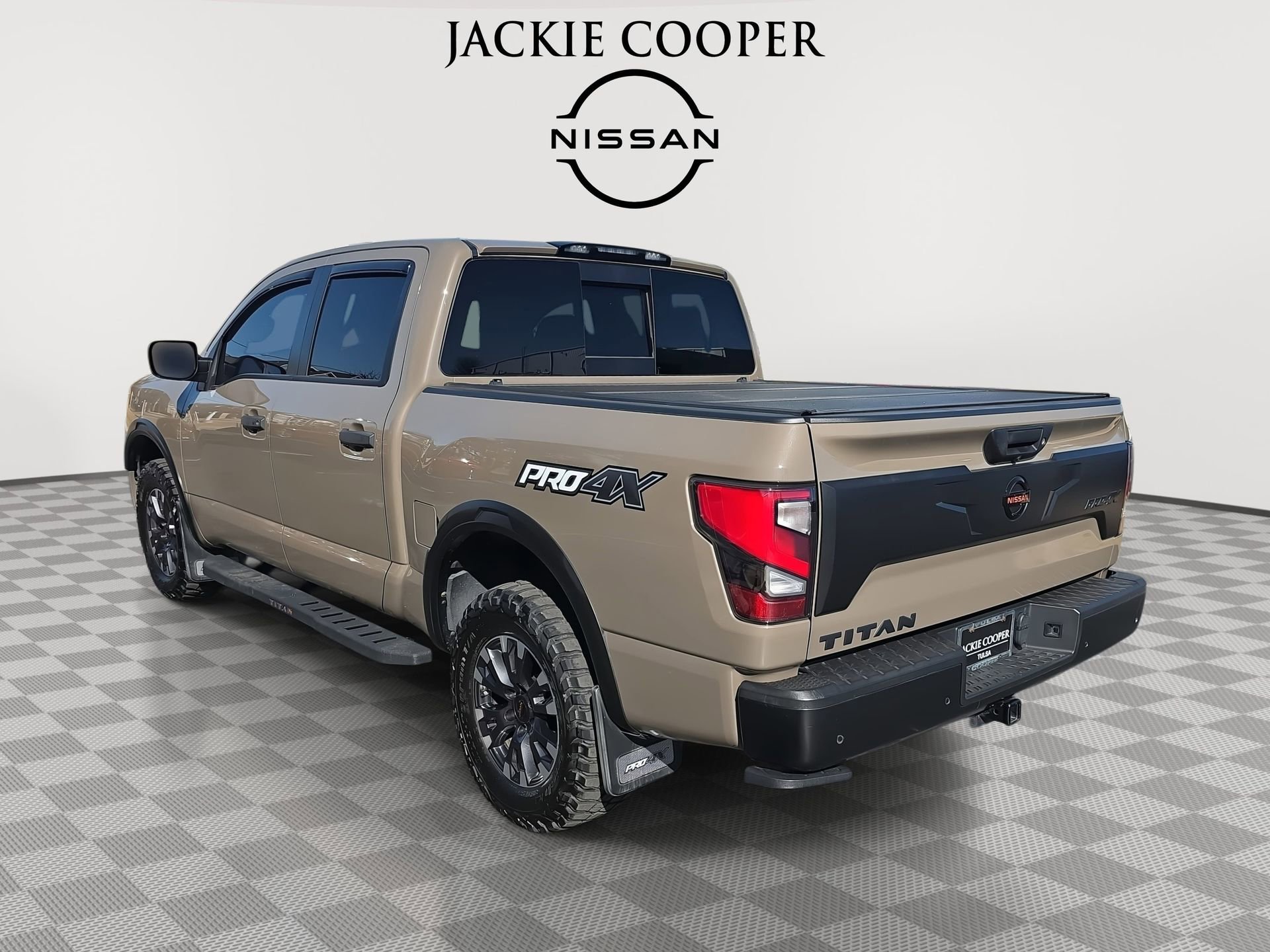 Used 2021 Nissan Titan PRO-4X w/ Pro-4x Utility Package image 7