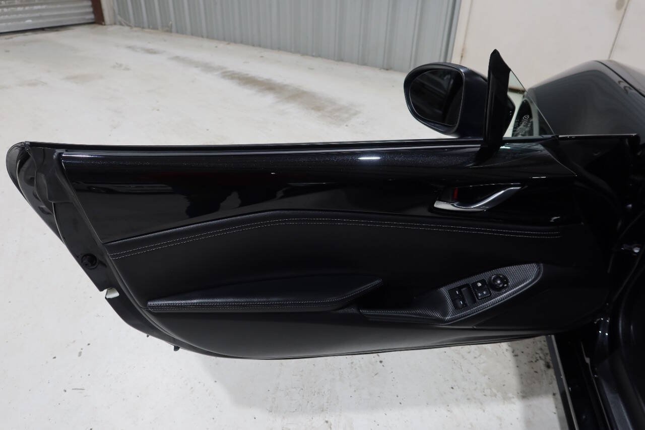 Used 2025 MAZDA MX-5 Miata RF Club RWD image 17