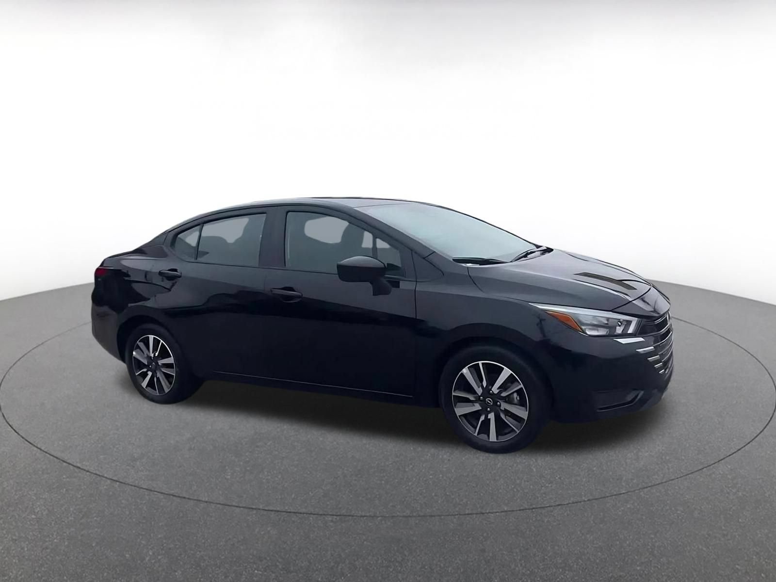 Used 2025 Nissan Versa SV FWD video 2