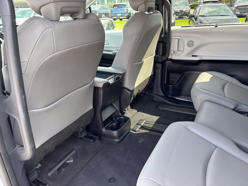 Certified 2026 Toyota Sienna XLE FWD image 44
