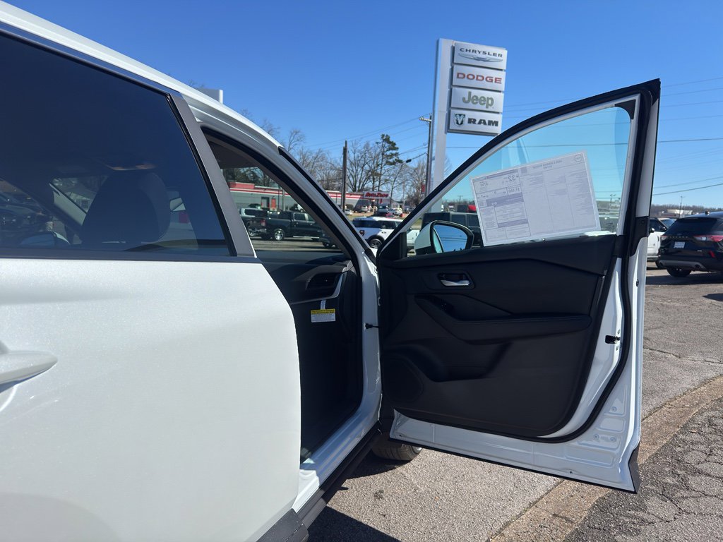 New 2026 Nissan Rogue SV image 21