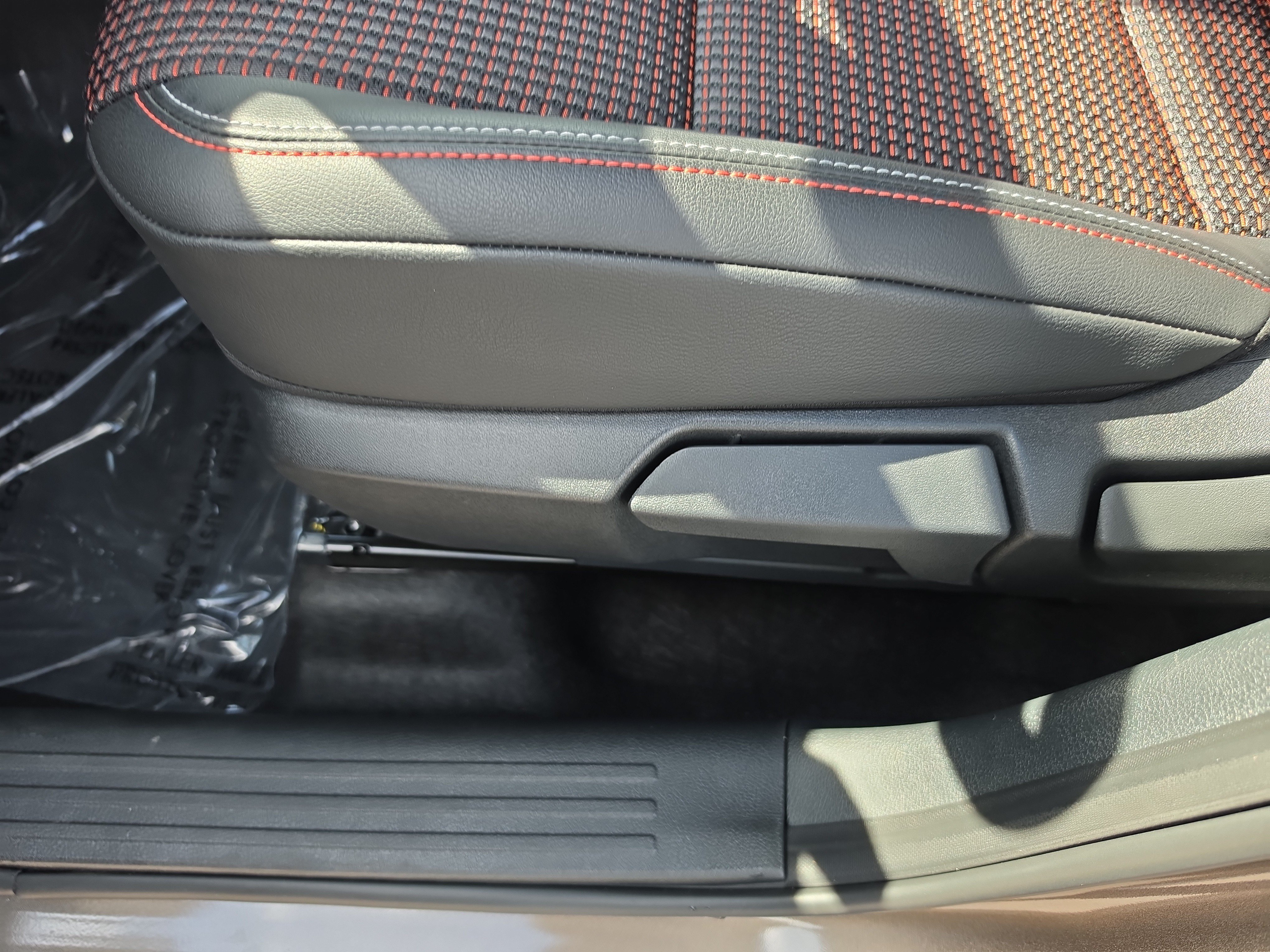Used 2026 Nissan Kicks SR w/ Cold Weather Package AWD/4WD image 10