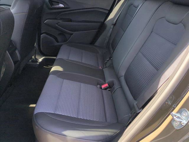 Certified 2024 Chevrolet Trax LT w/ Sunroof Package FWD image 18