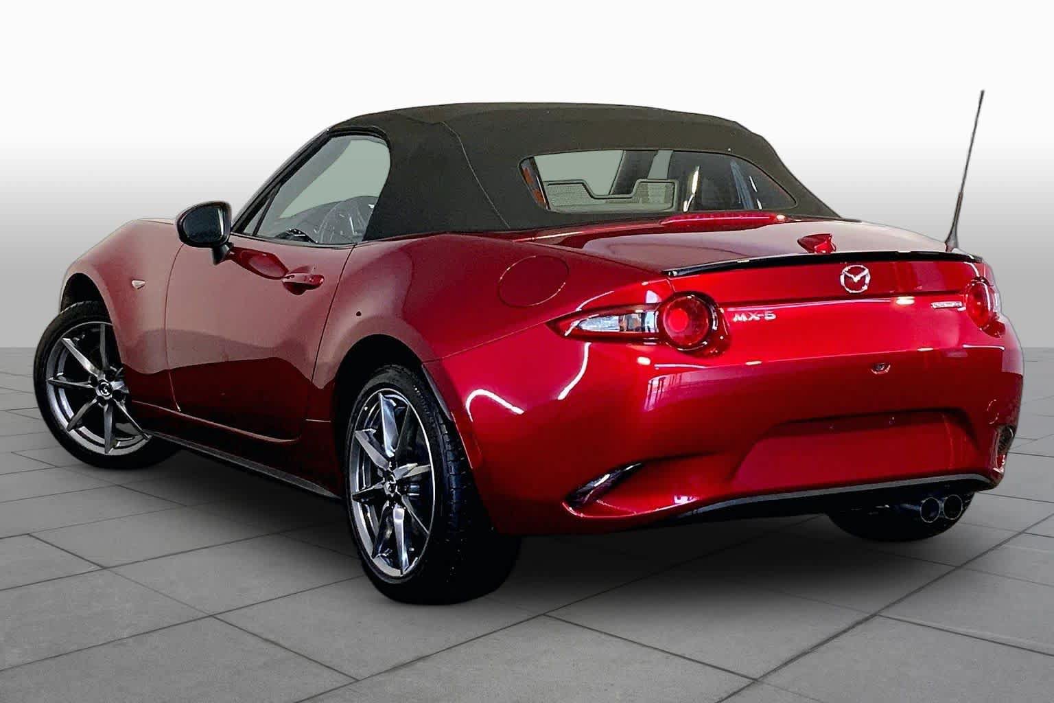 Used 2023 MAZDA MX-5 Miata Grand Touring RWD image 12