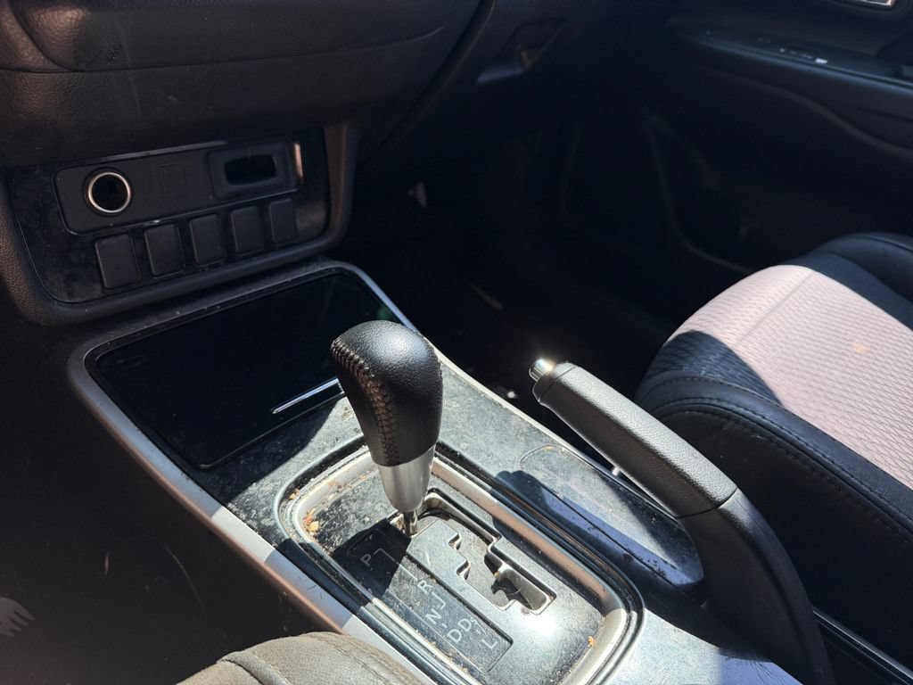Used 2017 Mitsubishi Outlander SE FWD image 28