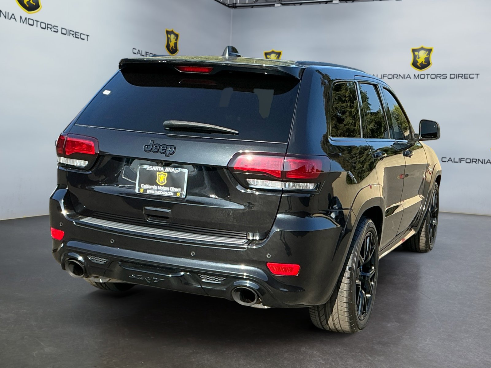 Used 2015 Jeep Grand Cherokee SRT w/ Trailer Tow Group IV AWD/4WD image 5