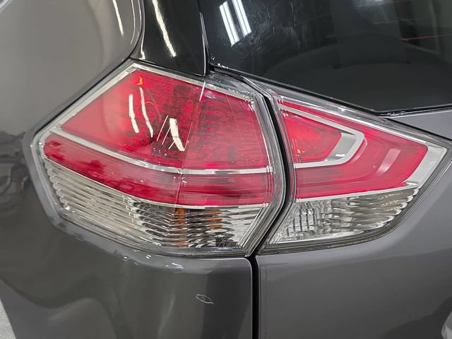 Used 2014 Nissan Rogue S AWD/4WD image 31