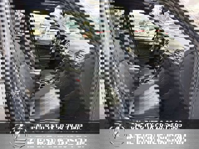 Used 2022 Volkswagen Tiguan SE R-Line image 12