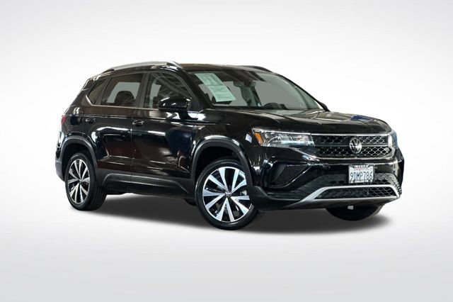 Used 2022 Volkswagen Taos SE image 2