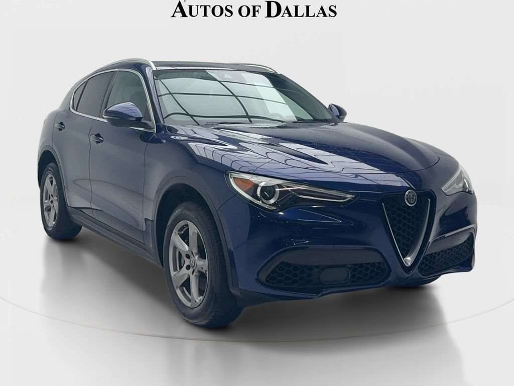 Used 2021 Alfa Romeo Stelvio Sprint w/ Sun & Sound Package RWD image 2