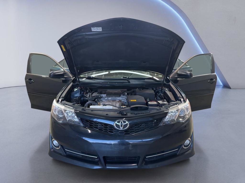 Used 2014 Toyota Camry SE FWD image 10