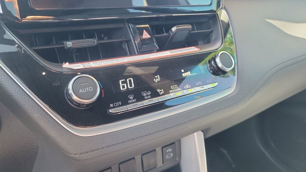 Used 2024 Toyota Corolla Cross S AWD/4WD image 31