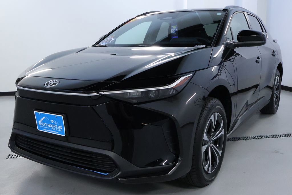 Used 2024 Toyota bZ4X XLE image 3