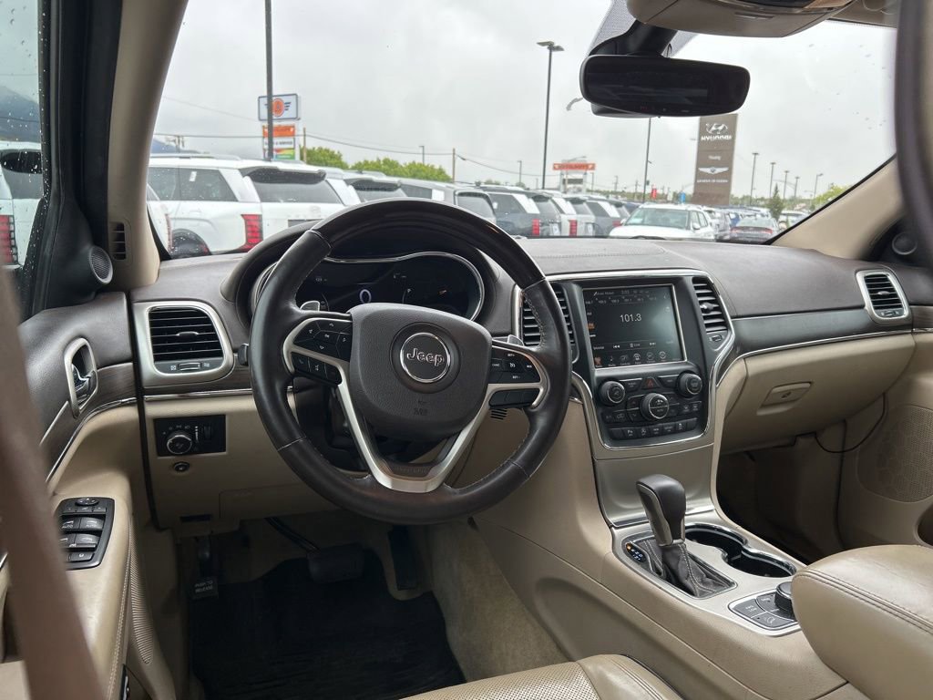 Used 2017 Jeep Grand Cherokee Overland AWD/4WD image 10