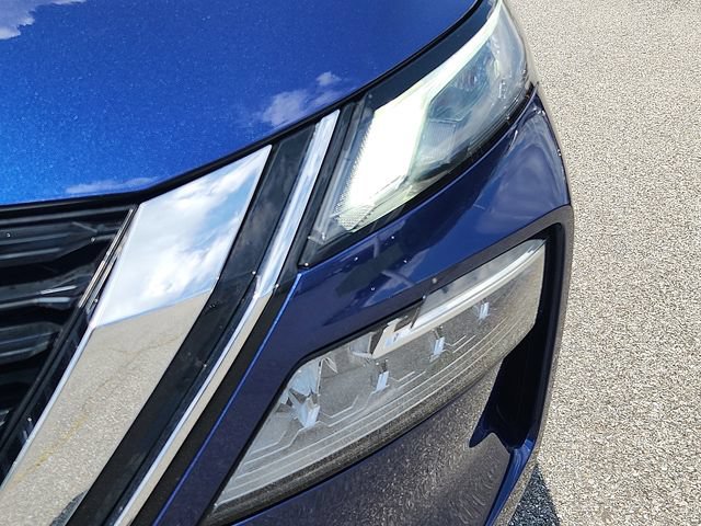 Used 2023 Nissan Rogue SV FWD image 9