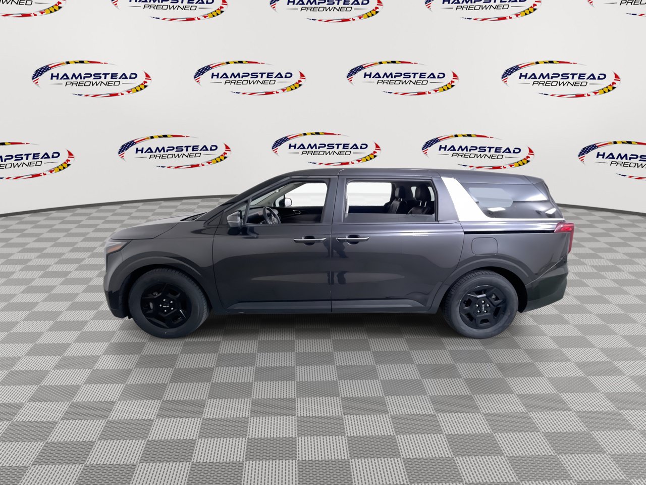 Used 2025 Kia Carnival FWD image 5