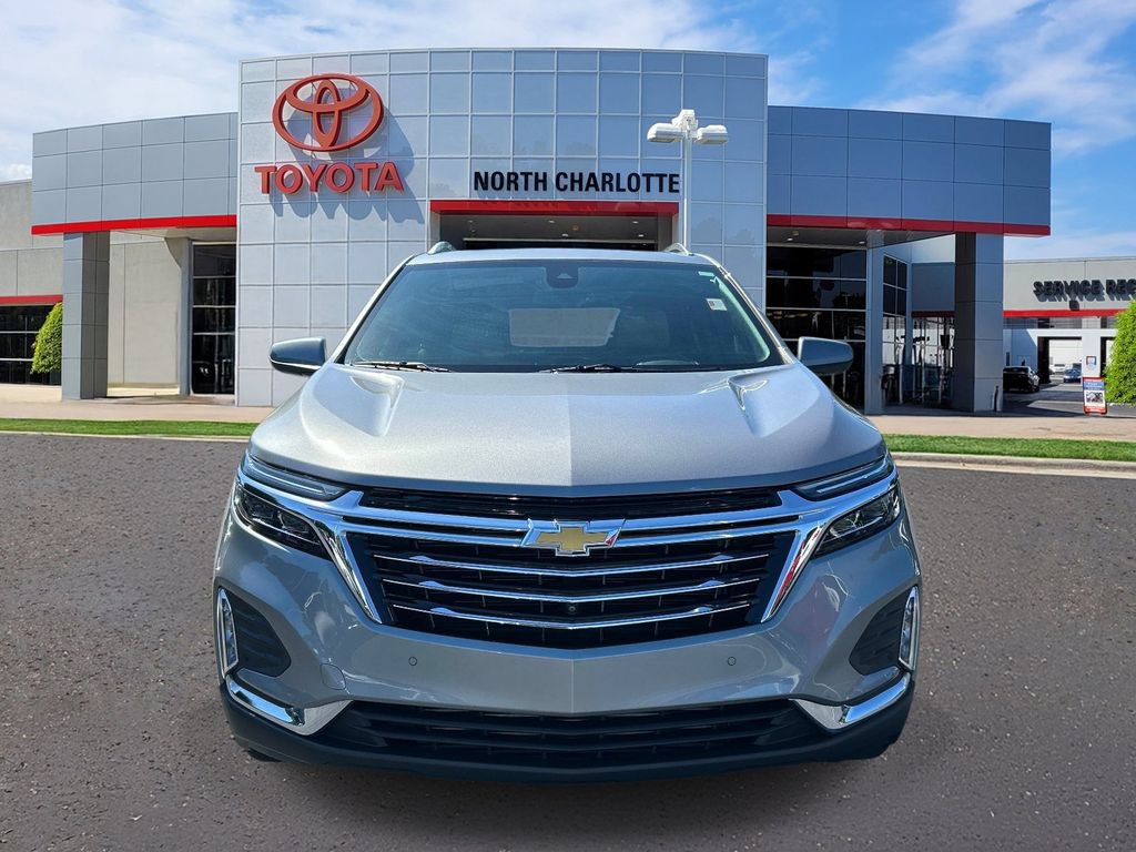 Used 2023 Chevrolet Equinox Premier AWD/4WD image 3