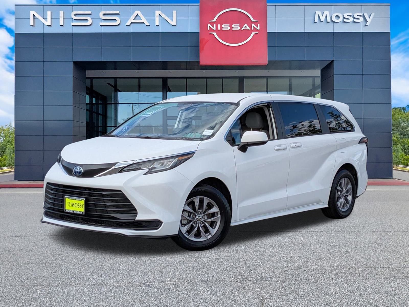 Used 2023 Toyota Sienna LE