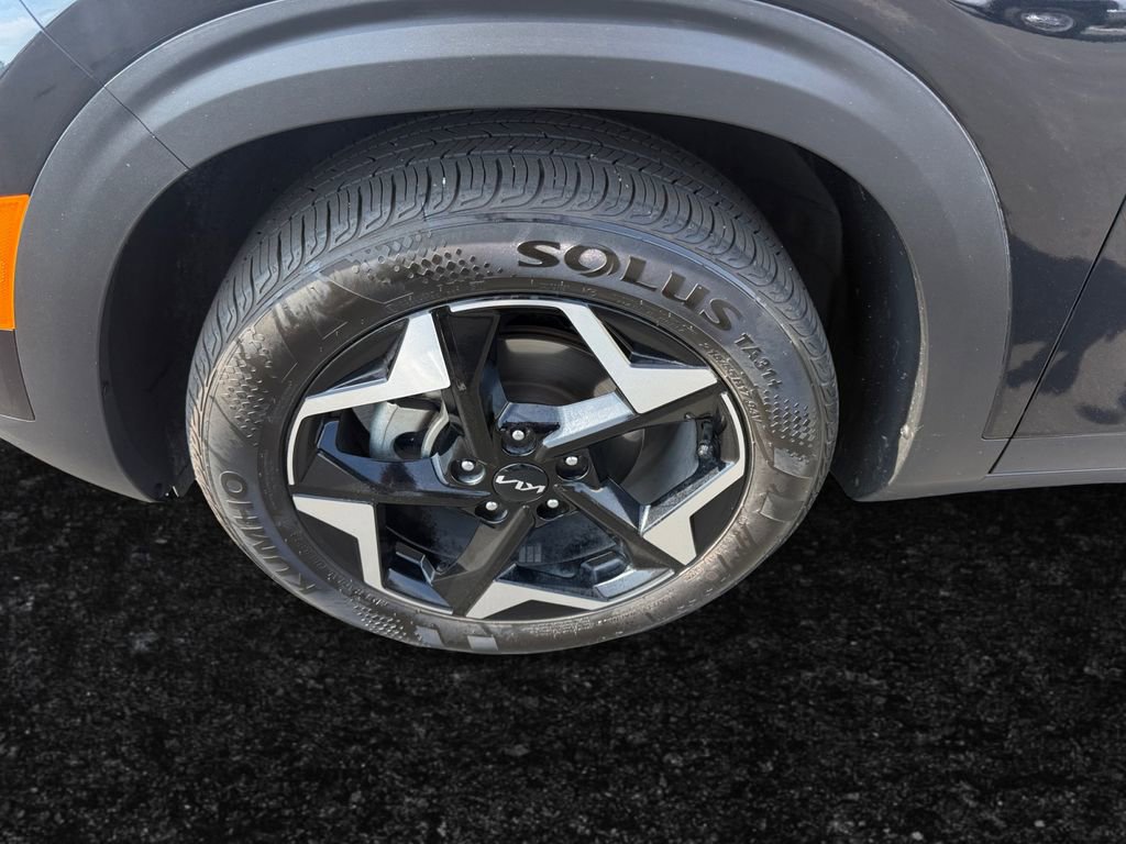 Used 2025 Kia Seltos EX w/ EX Sunroof Package image 9