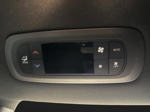 New 2026 Chrysler Pacifica Select image 32