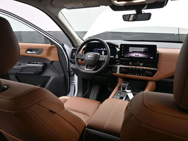 New 2026 Nissan Pathfinder Platinum image 32