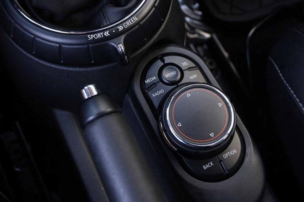 Used 2015 MINI Cooper S image 21