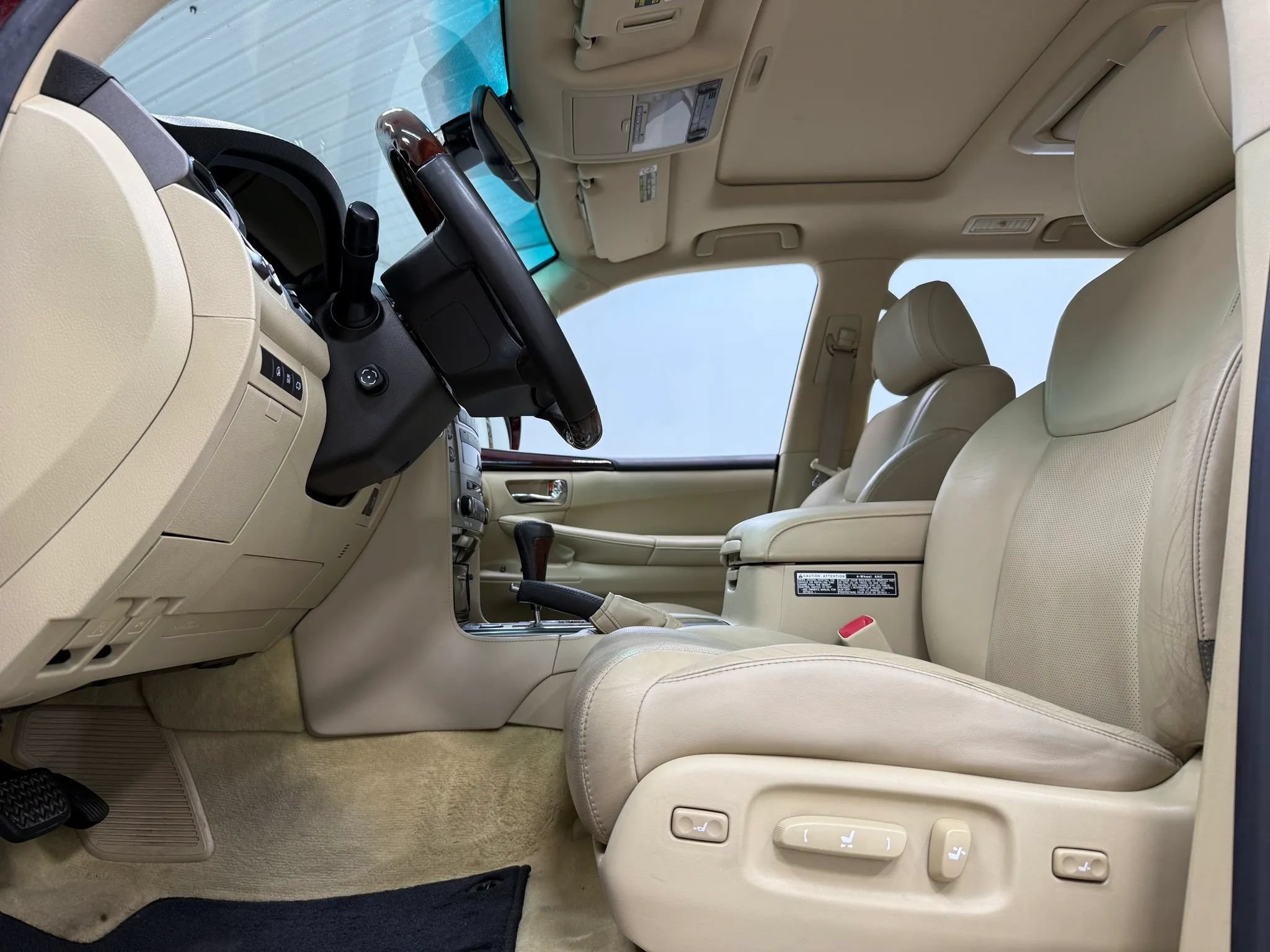 Used 2010 Lexus LX 570 4WD image 15