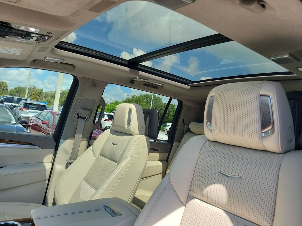 Used 2025 Cadillac Escalade ESV Sport Platinum w/ LPO, Floor Liner Package AWD/4WD image 23