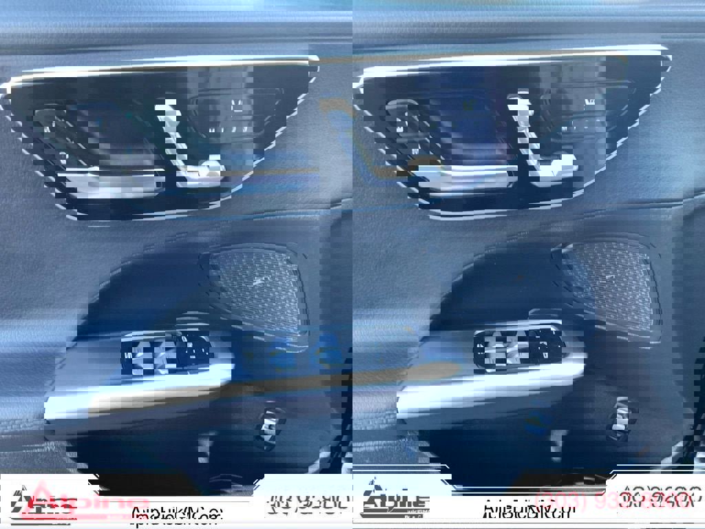 Used 2025 Mercedes-Benz C 300 4MATIC Sedan image 20