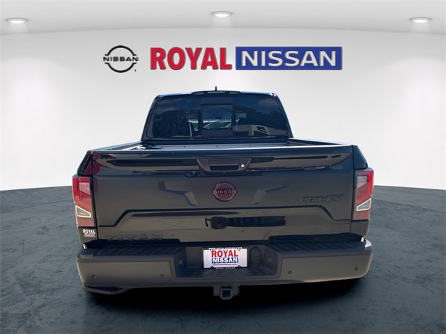 Used 2024 Nissan Titan PRO-4X w/ Pro-4x Convenience Package image 6