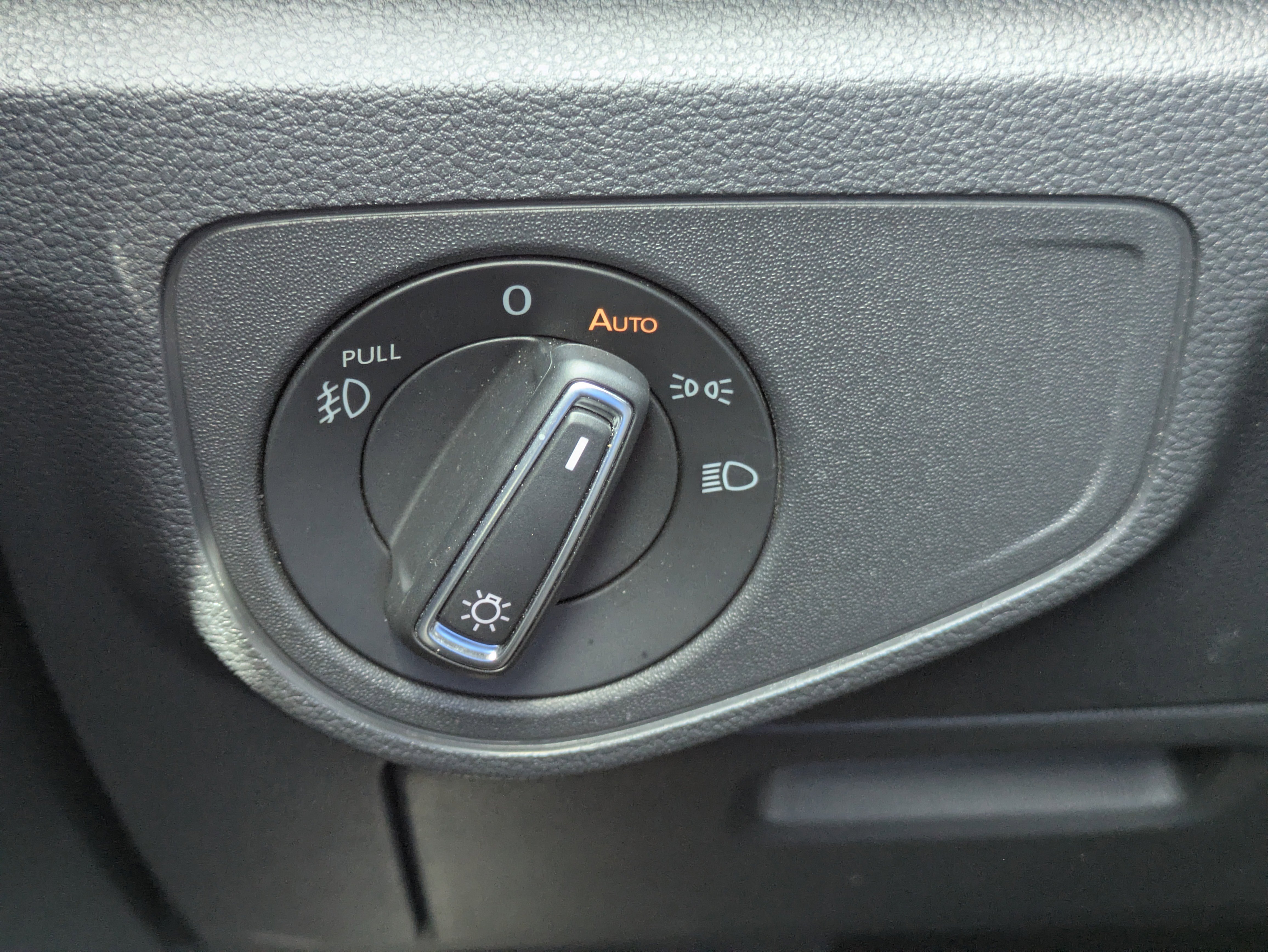 Used 2019 Volkswagen Atlas SE image 15