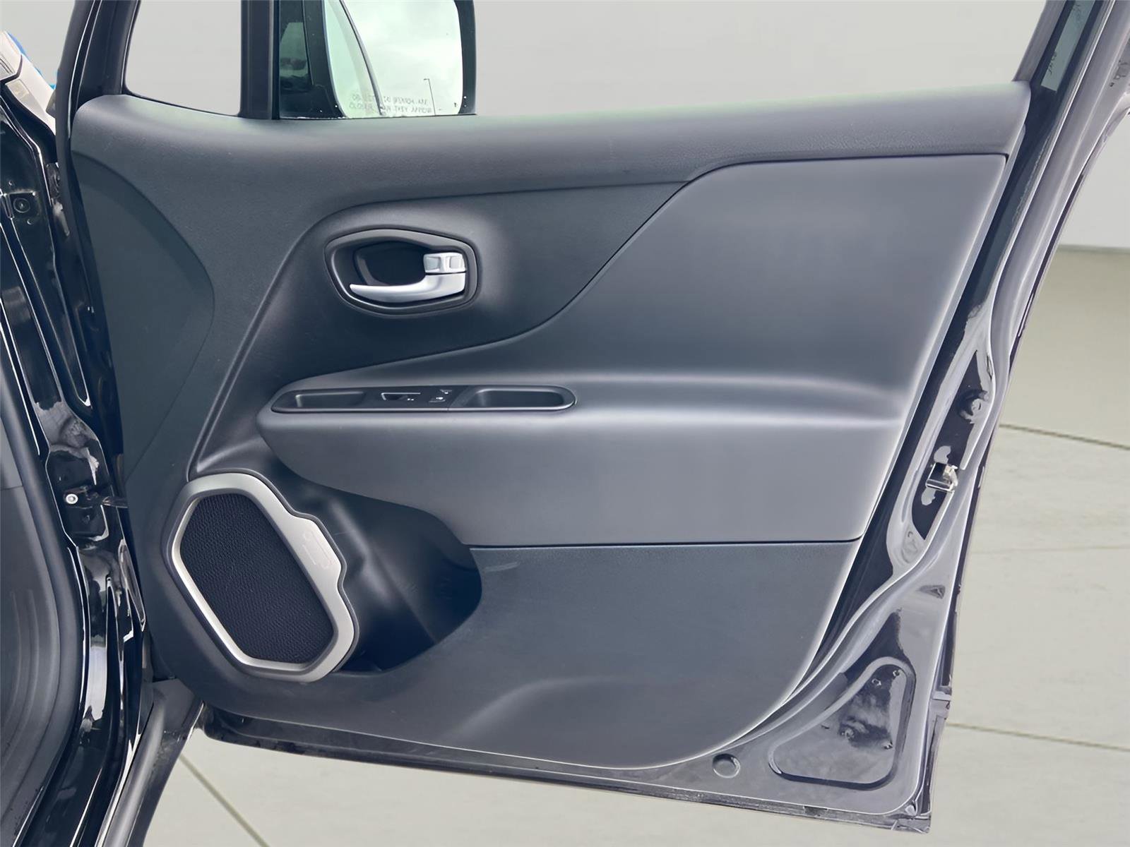 Used 2020 Jeep Renegade Altitude image 19