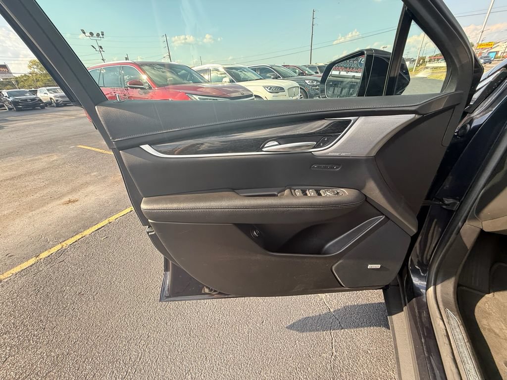 Used 2021 Cadillac XT5 Premium Luxury AWD/4WD image 11